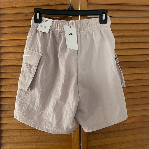 Nike Sportswear Essentials Purple Loose Fit High Rise Wooven Shorts Sz XS NWT - Picture 7 of 9